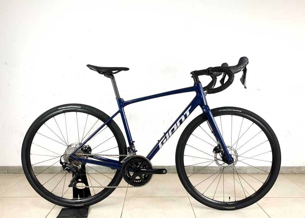 Шосейник та трохи гравел Giant Contend AR 1