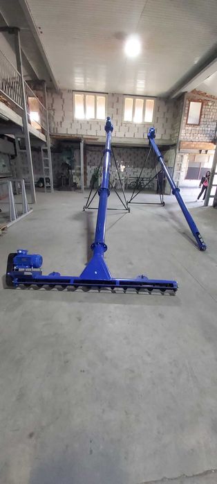 Шнековый погрузчик, подборщик, загрузчик зерна