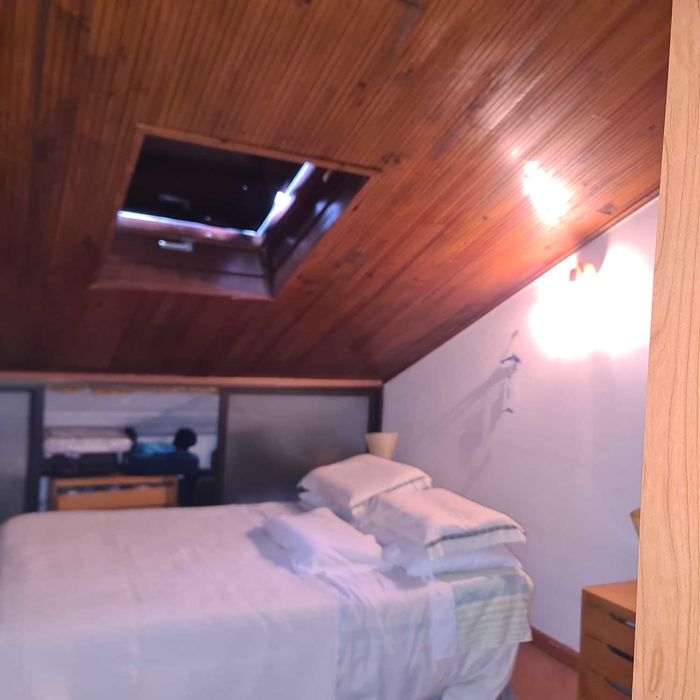 T2 + Sótão Loreto vende-se