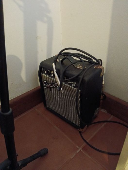 Vendo Guitarra, caixa e cabo