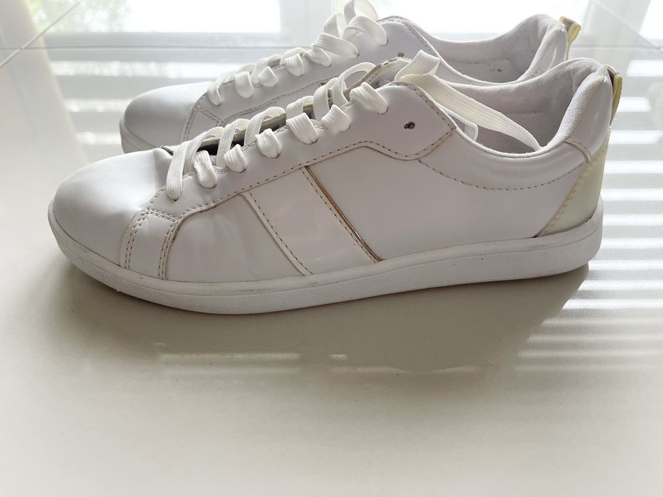 Stradivarius rozm 38, białe damskie buty.