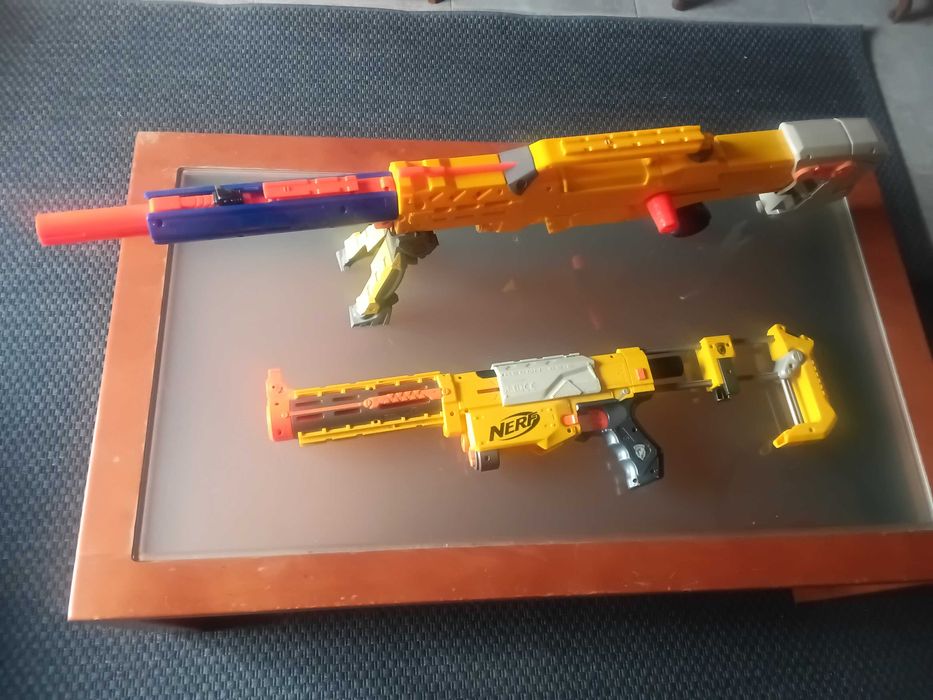 Pistolas Nerf em bom estado