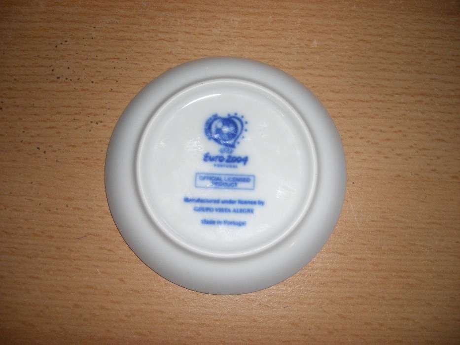 Prato Euro 2004 - muito bom estado