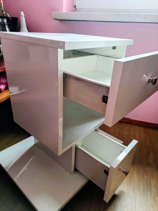 Komoda podologiczna 
komoda używana w sal