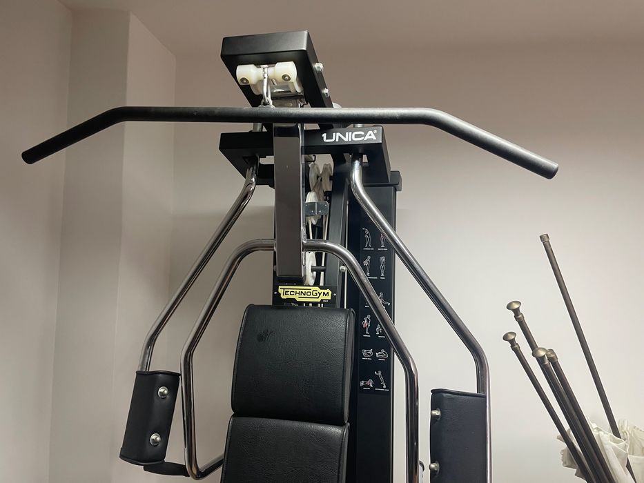 Máquina de musculação multi Gym