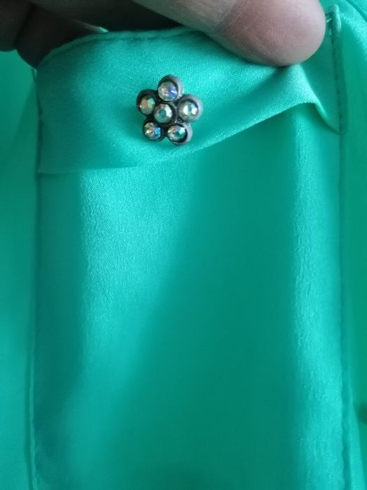 Miętowa zwiewna bluzka na lato