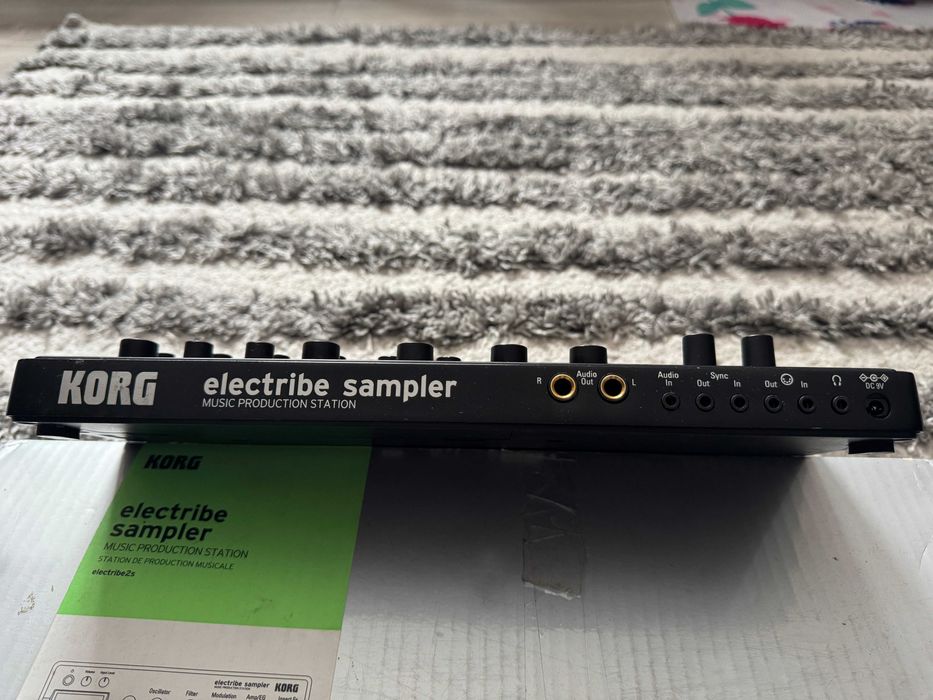 KORG Sampler Electribe 2s czarny pudełko