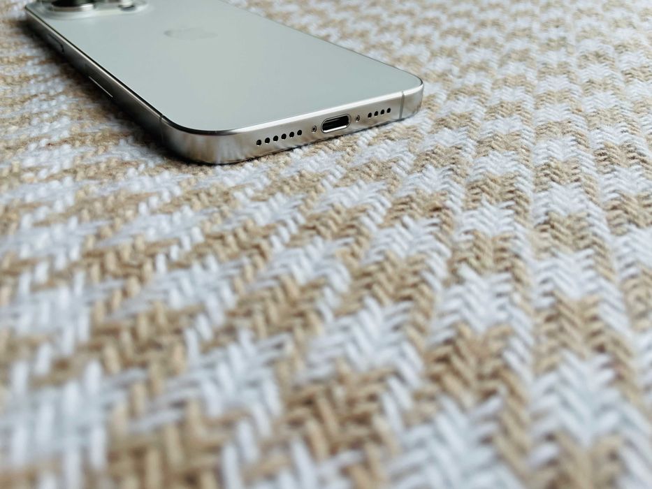 IPHONE 15 PRO MAX 256Gb 89 циклів White Titanium NEVERLOCK ( 28292)