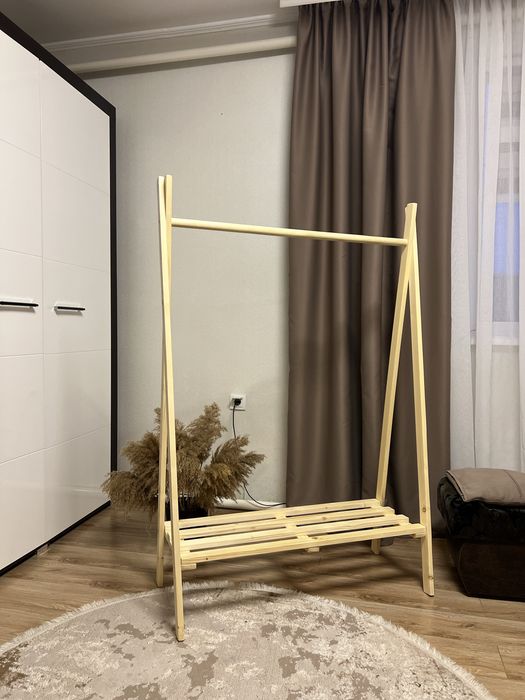 Рейл/стійка для одягу/журнальний столик