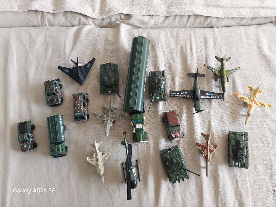 Viaturas , Tamques e Avioes  Guerra