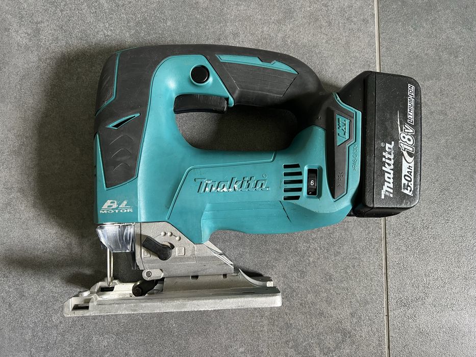 Безщітковий Акум. Лобзик Makita DJV182+АКБ 5.0