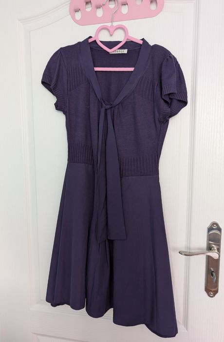 sukienka fioletowa rozkłoszowana pod gorset