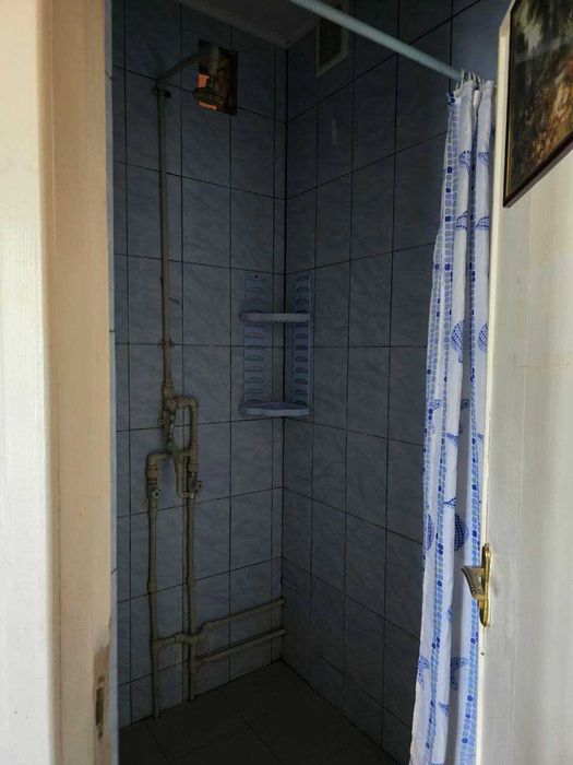 Продам большую комнату 18м2, до метро Индустриальная пешком