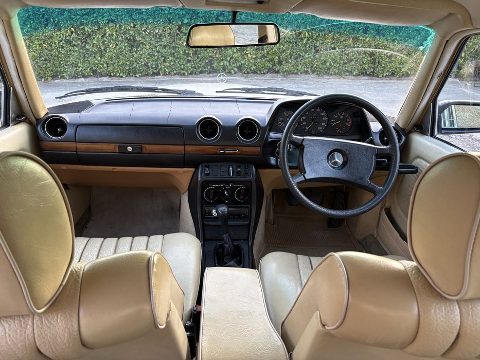 Mercedes W123 230E 1984