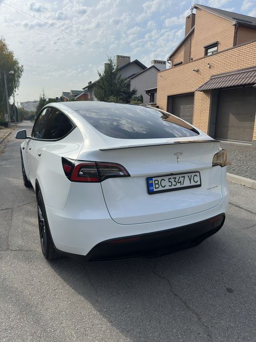 Tesla Model Y Long Range AWD