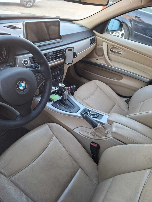BMW 320 — fotografia 12