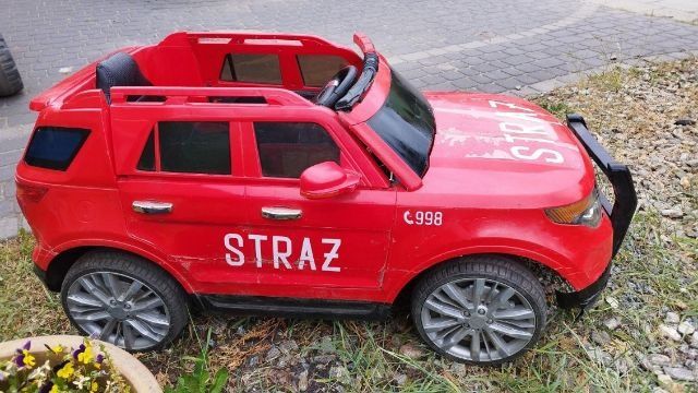 Auto  pojazd straż pożarna na akumulator