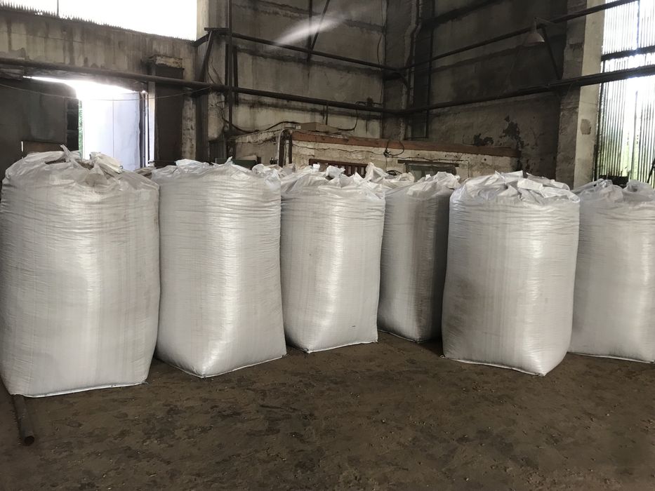 Пелети палевні гранули соснові Pellets Пеллеты