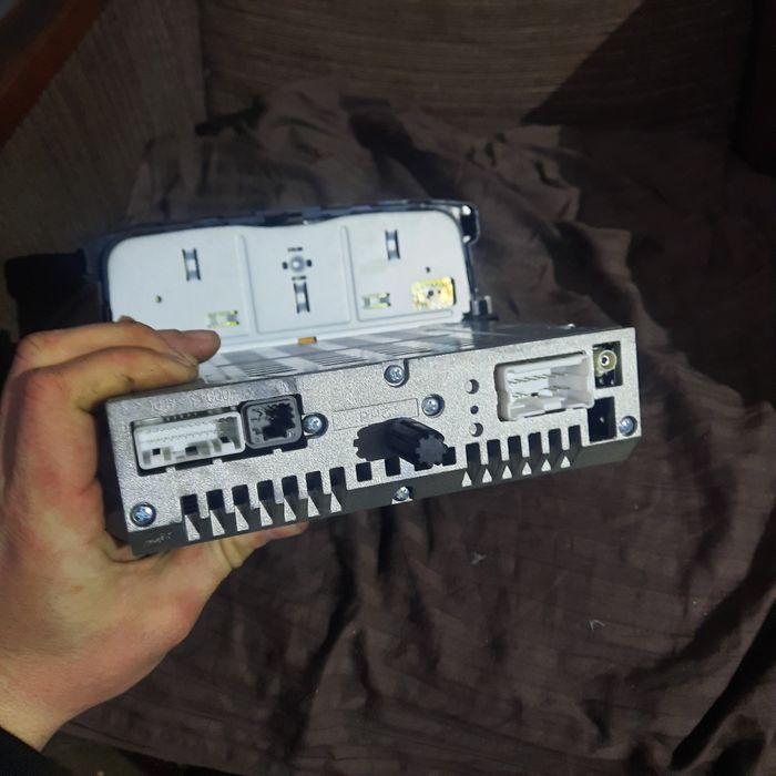 Продам оригінальний магнітофон рено