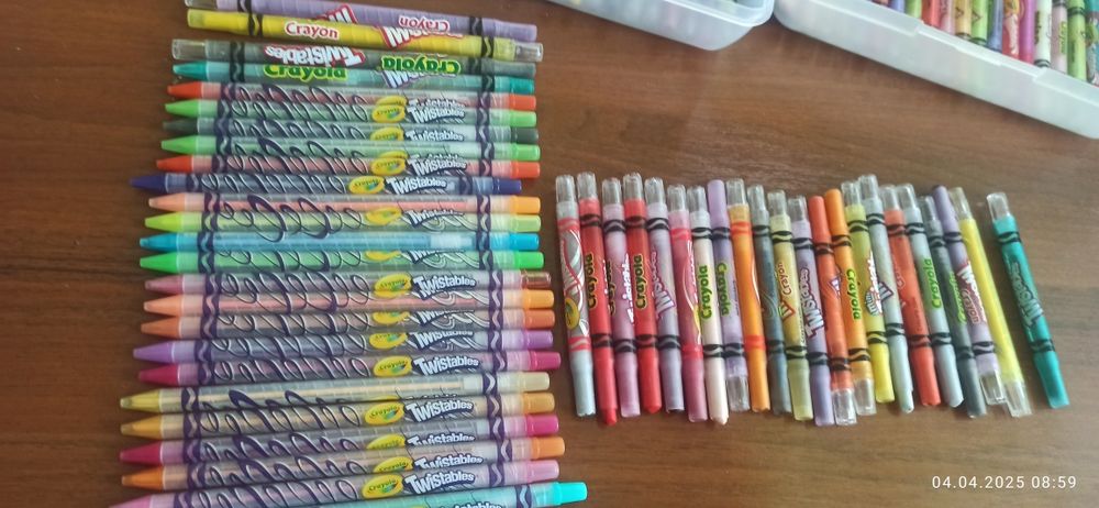 Кольорові олівці Crayola