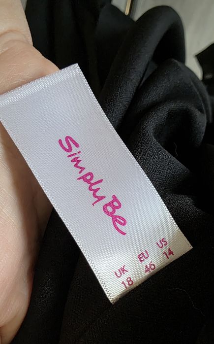 Elegancka długa czarna sukienka maxi plus size 48 szyfon sylwester