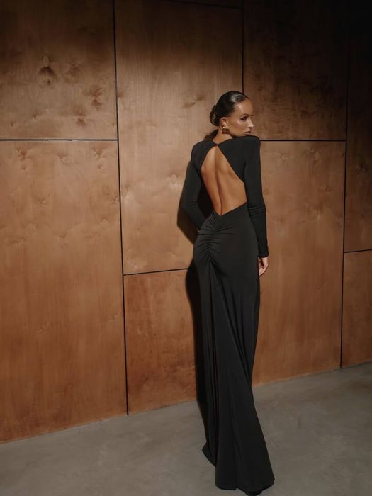 Жіноча сукня довга