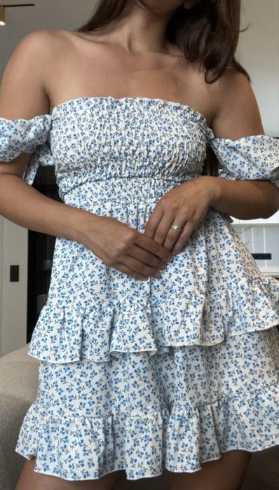 Сукня жіноча біла