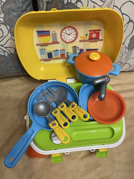 Кухні з набаром посуду іграшковий набір