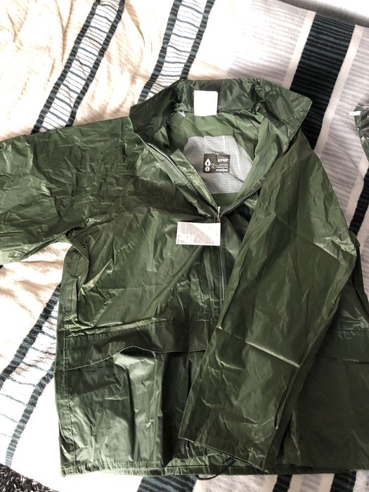 Кутка-дождевик зеленог  цвета