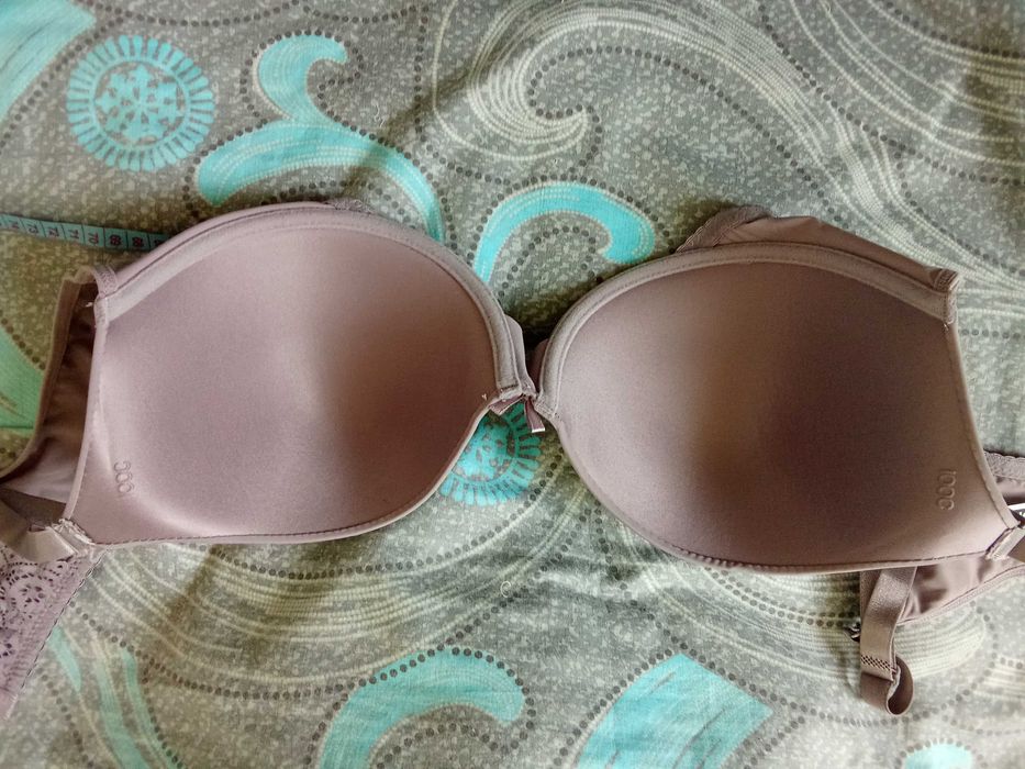 Бюстгальтер великого розміру