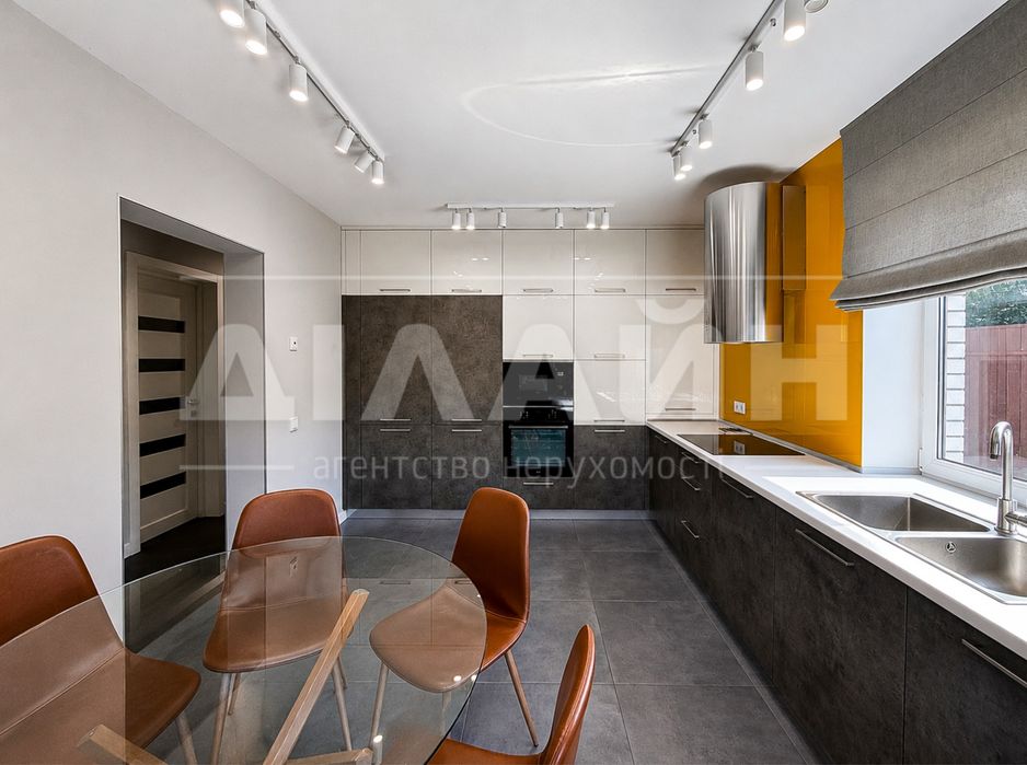 Продаж будинку з авторським ремонтом | Космічний район | вул. Київська | 155 м²