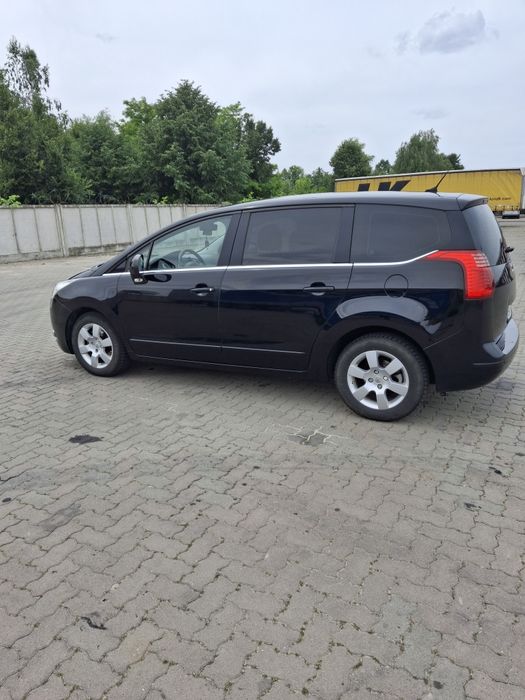 PEUGEOT 5008 продам