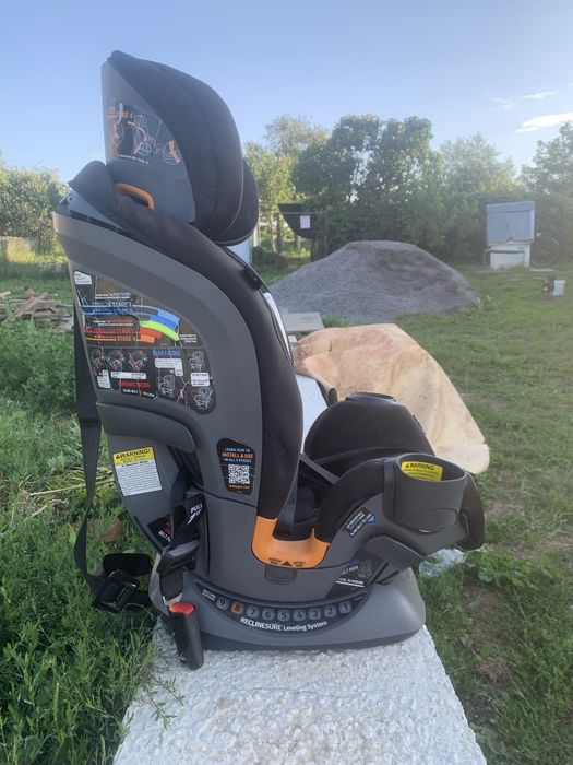 Продам автокрісло Chicco Fit4 4-in-1