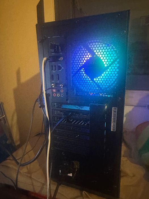 PC Gaming Custom (Base Lenovo Legion T5) - Ryzen 7 5800X - RX 6700 XT | Algarve, praticamente novo para venda rápida