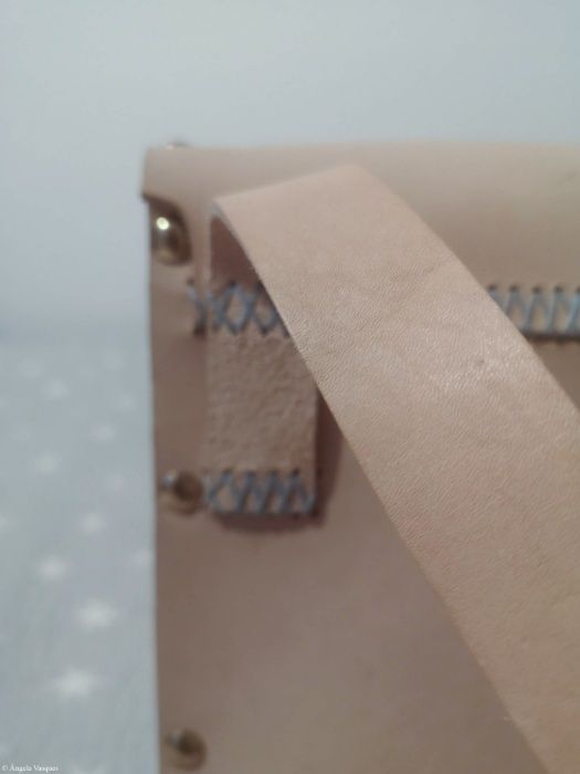 Mala couro e madeira Alice no País das Maravilhas