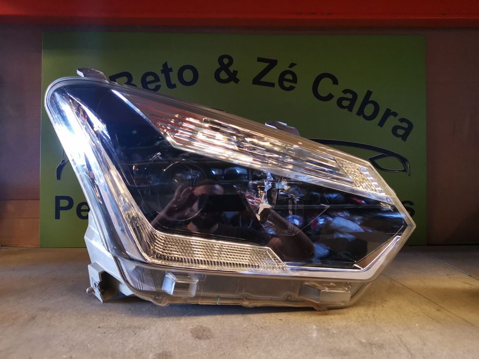 ISUZU D-MAX FAROL DIREITO - FF435
