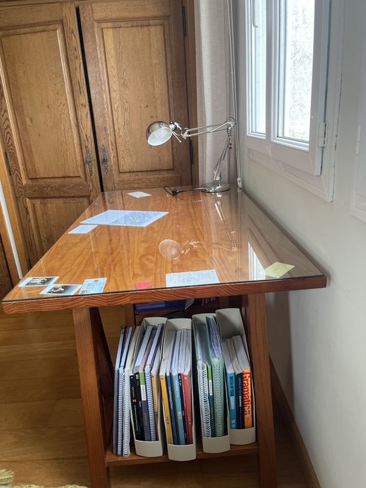 Secretaria em madeira natural