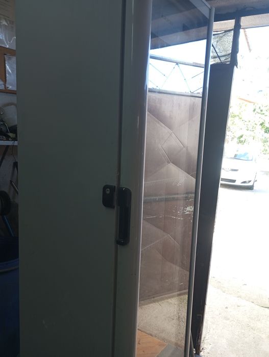 Vitrine vertical porta de vidro