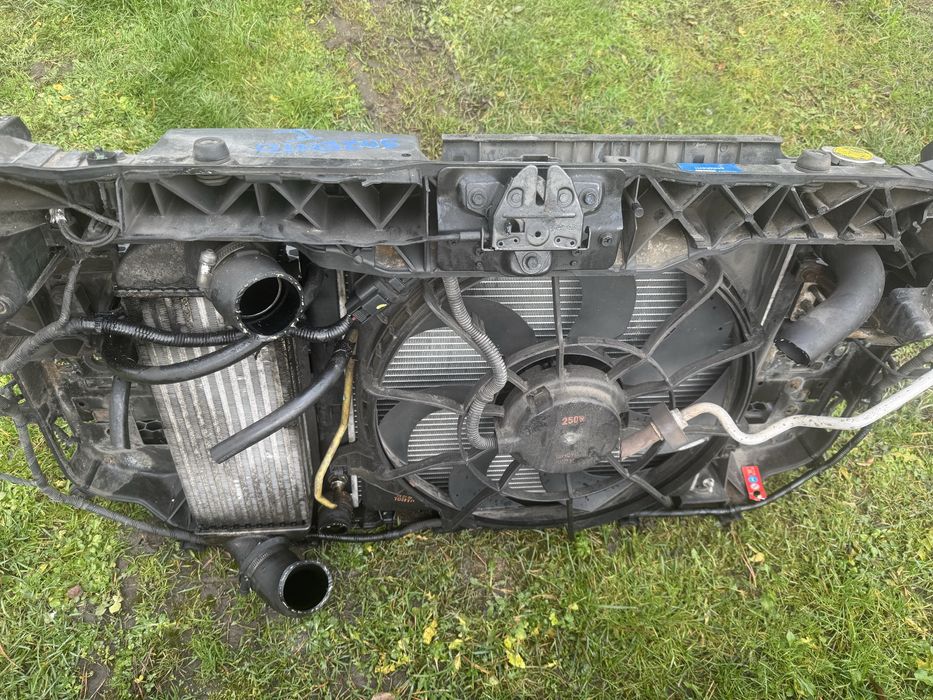 Установочна панель радіатори Kia Sorento (2009-2012)CRDI