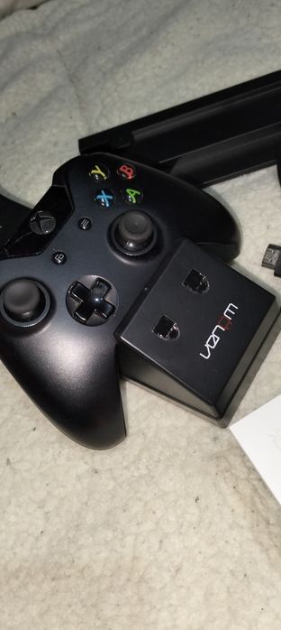 Xbox One S 1tb pouco uso