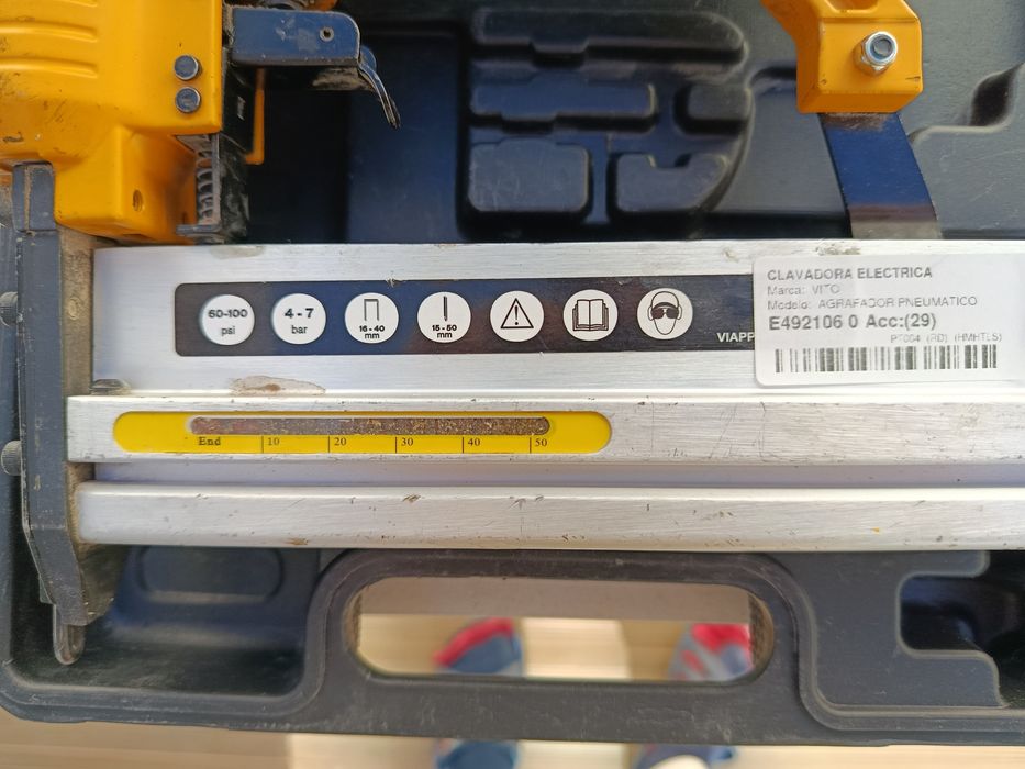 VITO Clavadora/Agrafador Pneumático 4–7 Bar com Mala - VITO Professional Pneumatic Nail/Staple Gun 4–7 Bar with Case