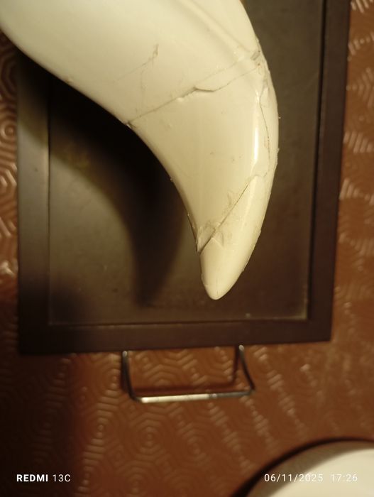 Tabuleiro em madeira com peças em cerâmica