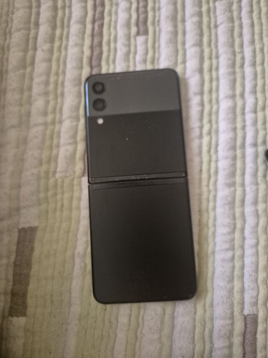 Tenho para venda este telemovel samsung Z flip 3