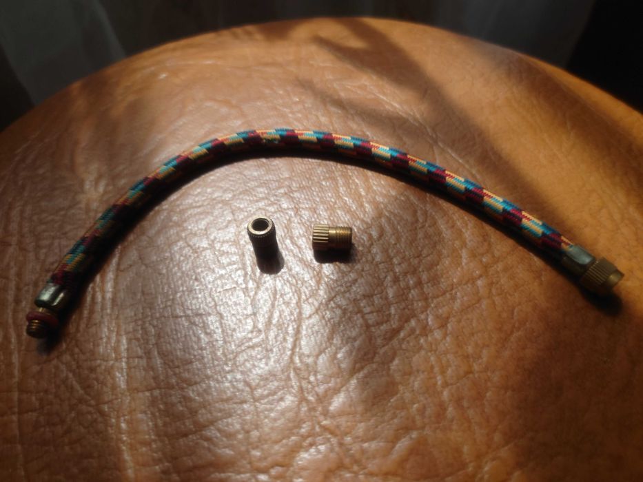 Велосипедная шлангочка и все элементы к золотникам и нипелям