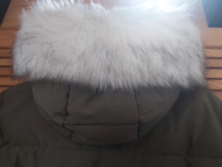 Продам пуховик, цвет хаки, размер S.