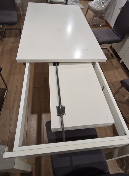 Mesa de refeição extensível branca