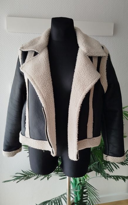 Ramoneska czarna ocieplana z kożuchem baranek Sinsay M oversize