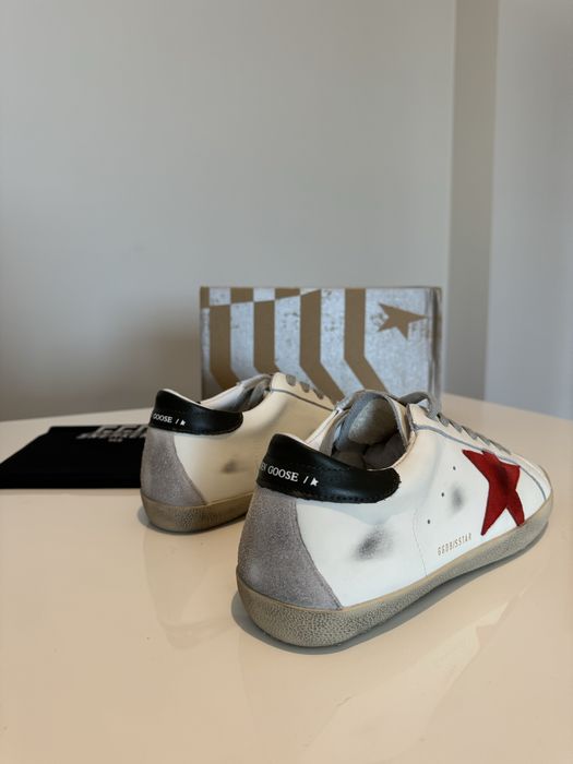 Golden    Goose