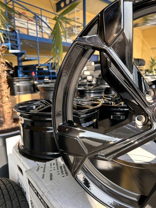 Nowe felgi alu Audi 19 cali czarny połysk