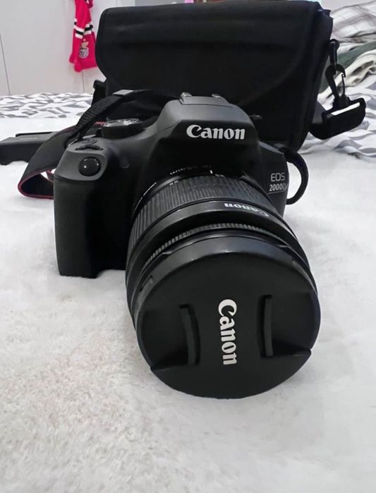 Kit Máquina Fotográfica Canon EOS 2000D + 18-55 mm f/3.5-5.6 DC